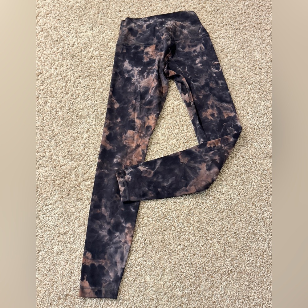 Lululemon Align Diamond Dye
Graphite Grey Pink Pastel Legging
Size 6
